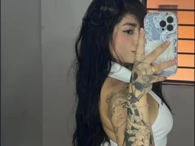 Roxanne_08 Large Tits webcam from Colombia